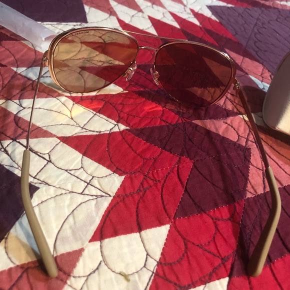 Michael Kors sunglasses brand new with box - Picture 5 of 6